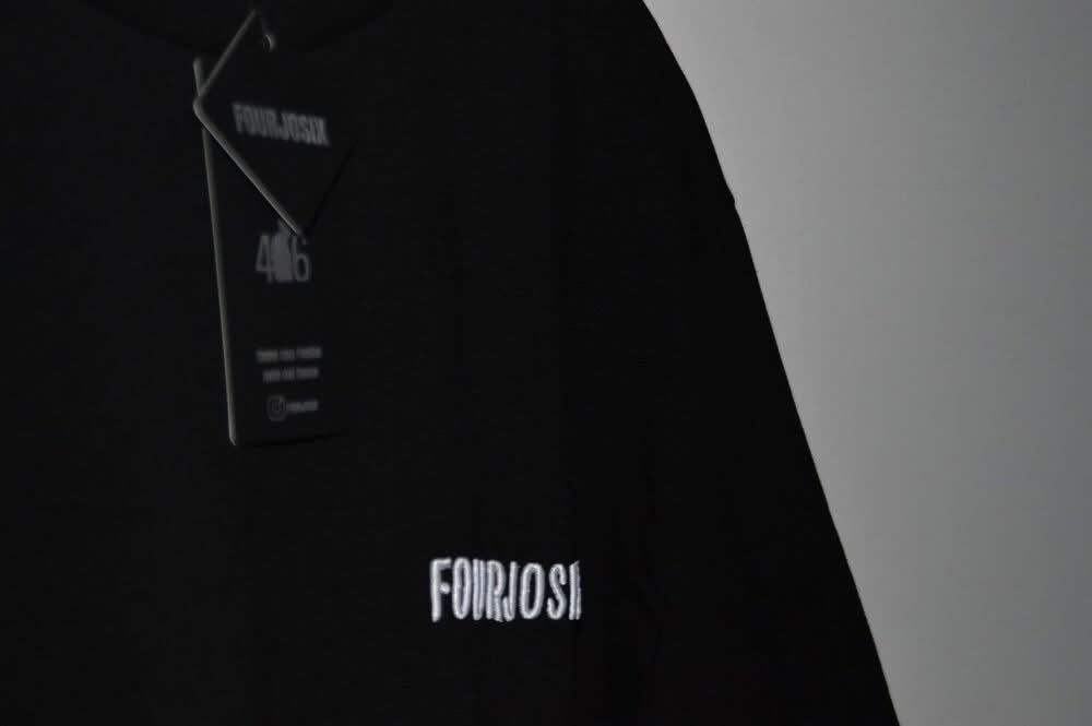 T-shirt FOURJOSIX con ricamo sul cuore