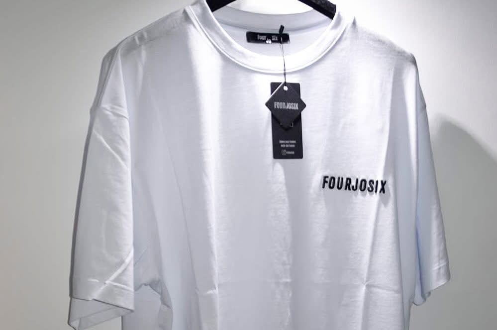 T-shirt  FOURJOSIX con ricamo sul cuore
