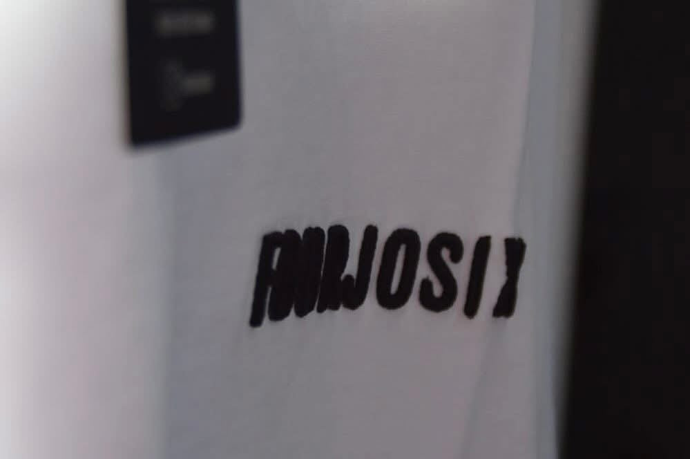 T-shirt  FOURJOSIX con ricamo sul cuore